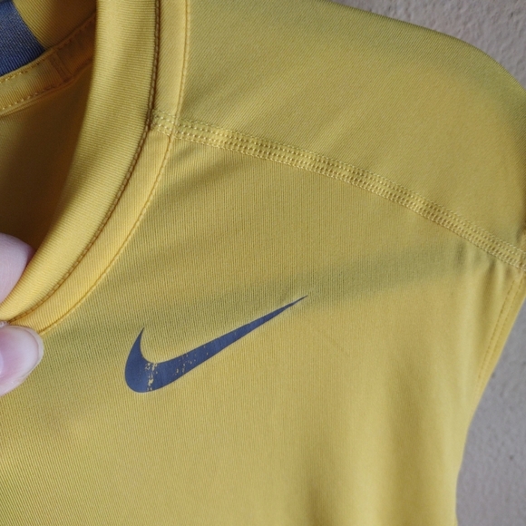 Nike Pro Combat Men's Yellow Dri-Fit Fitted Athletic Tank Top Sz S-Workout Wear - Picture 3 of 7